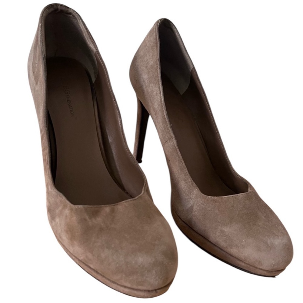 BCBGeneration Nude Suede Platform Pump Size 10